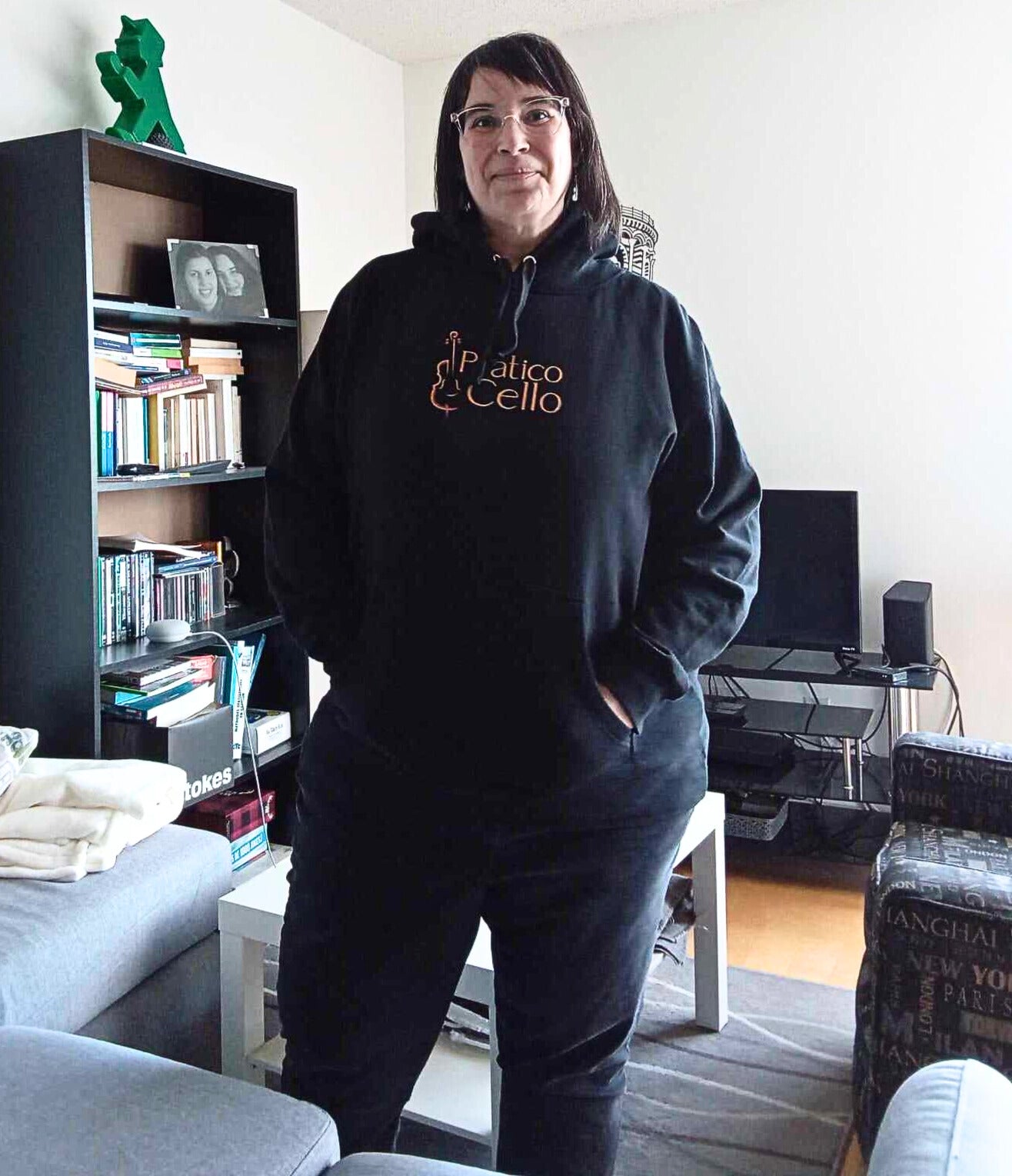 Hoodie unisexe avec logo de PraticoCello Noir